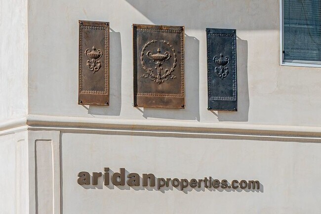 Foto del edificio - 1117 Cochran Ave