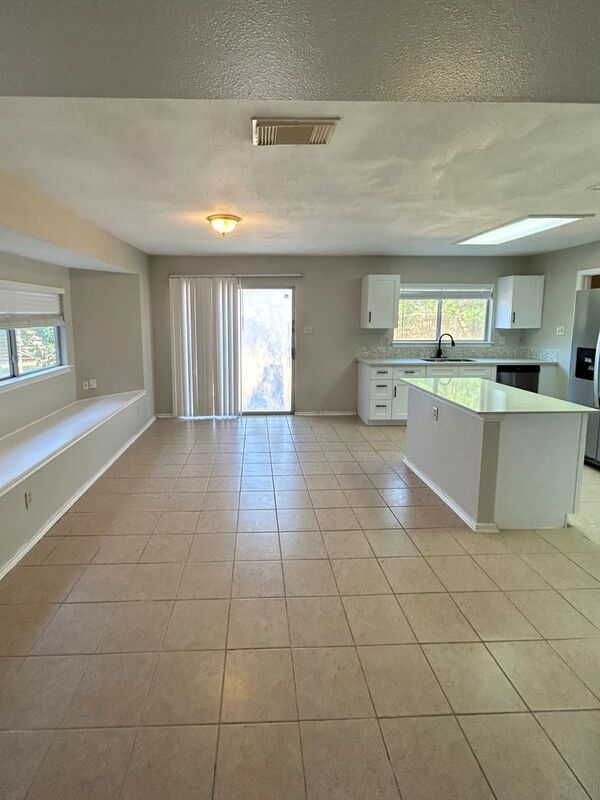 Building Photo - 8130 Cheryl Meadow Dr