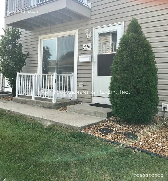 Foto del edificio - Tinley Park - 2 Bed, 2 Bath + Attached Garage