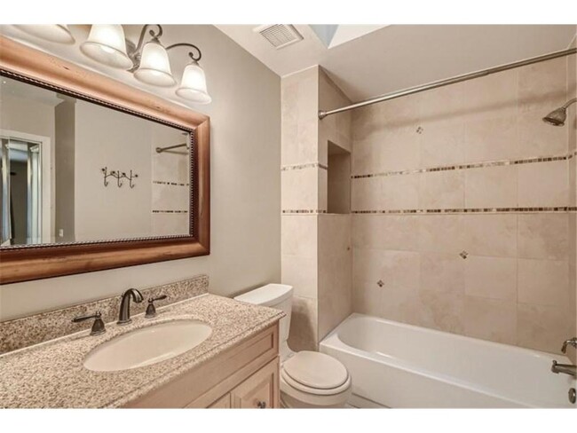 Building Photo - 10928 Rhode Island Cir N