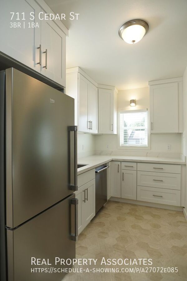 Building Photo - Newly Renovated House with Attached Garage...