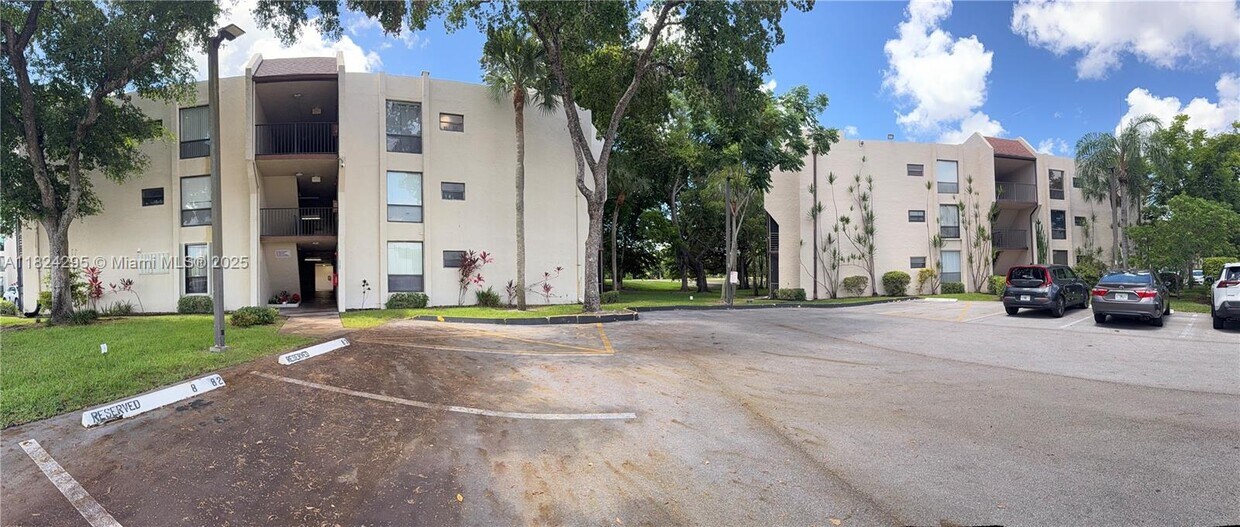 Primary Photo - 7750 W McNab Rd