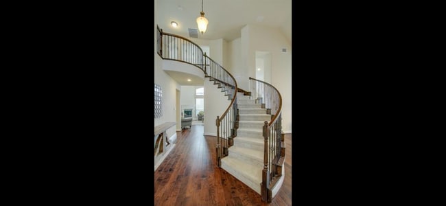 Building Photo - 13920 Signal Hill Dr