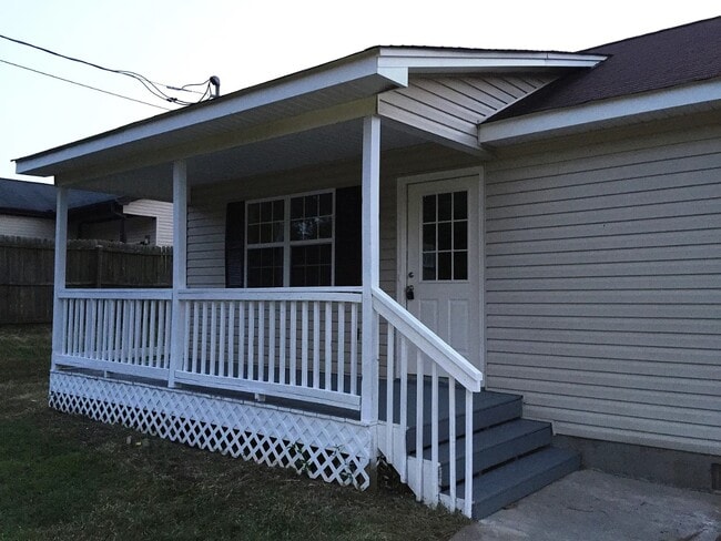 Building Photo - 2505 W Dennis Dr
