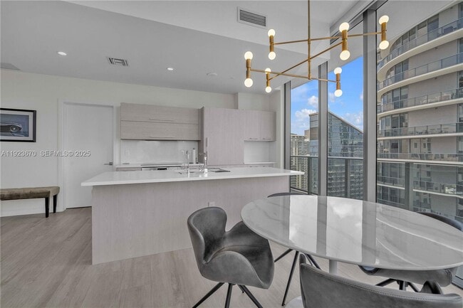 Foto del edificio - 55 SW 9th St