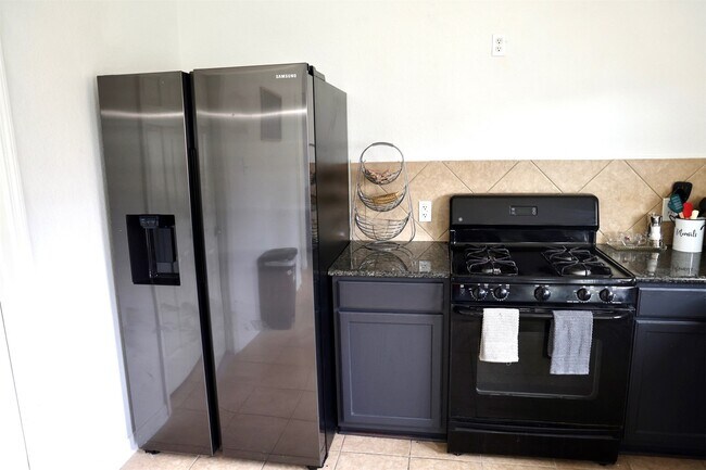 Foto del edificio - 6426 Star Shadow Ln