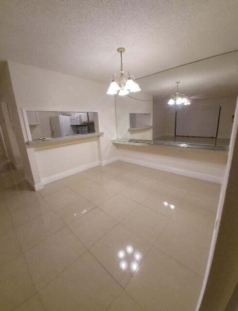 Building Photo - 201 Foxtail Dr