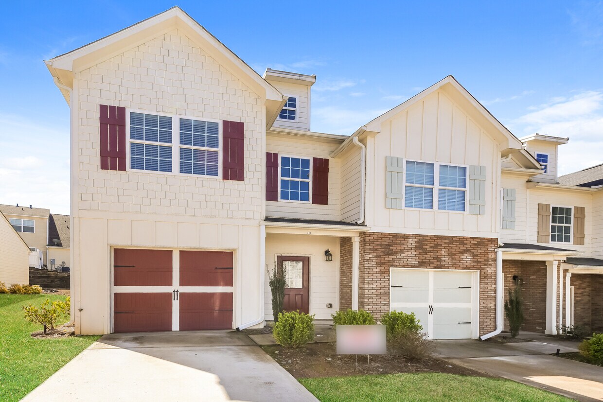 Primary Photo - 211 Riley Cir, Dawsonville, GA