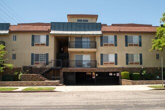 Building Photo - 6401 Riverton Ave