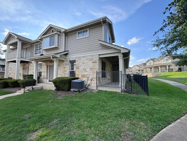 Foto del edificio - 1900 Scofield Ridge Pkwy