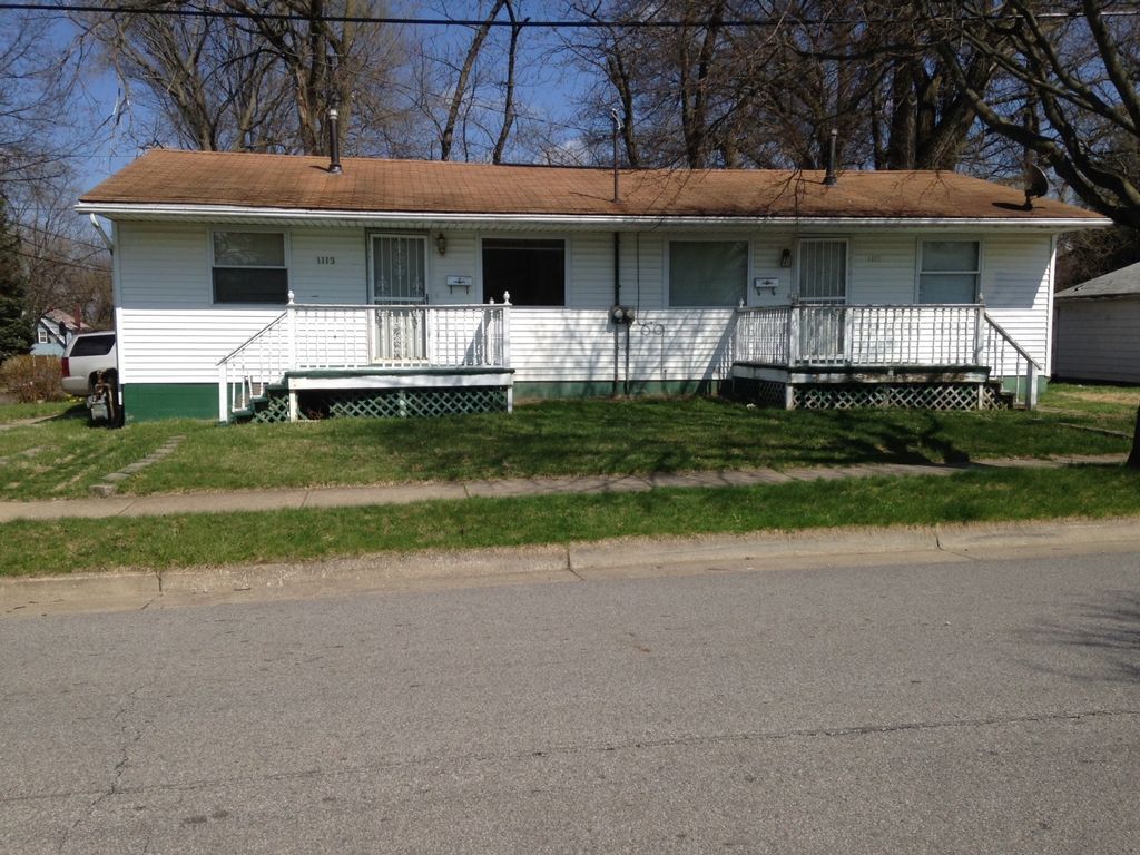 Primary Photo - 1115 Peerless Ave