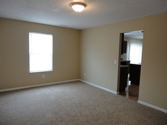 Foto del edificio - 10640 Standish Place
