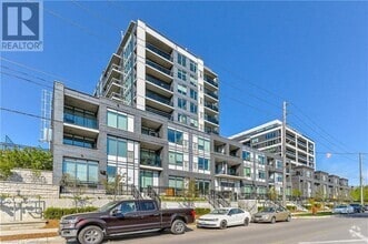 Building Photo - 63 Arthur St S