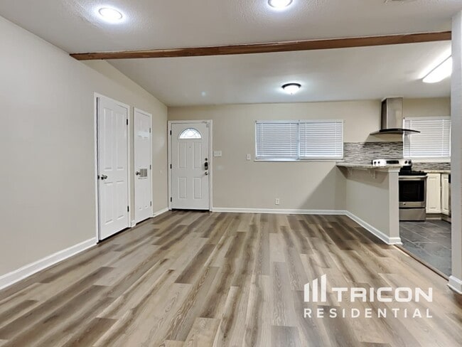 Building Photo - 244 Emporia Boulevard San Antonio TX