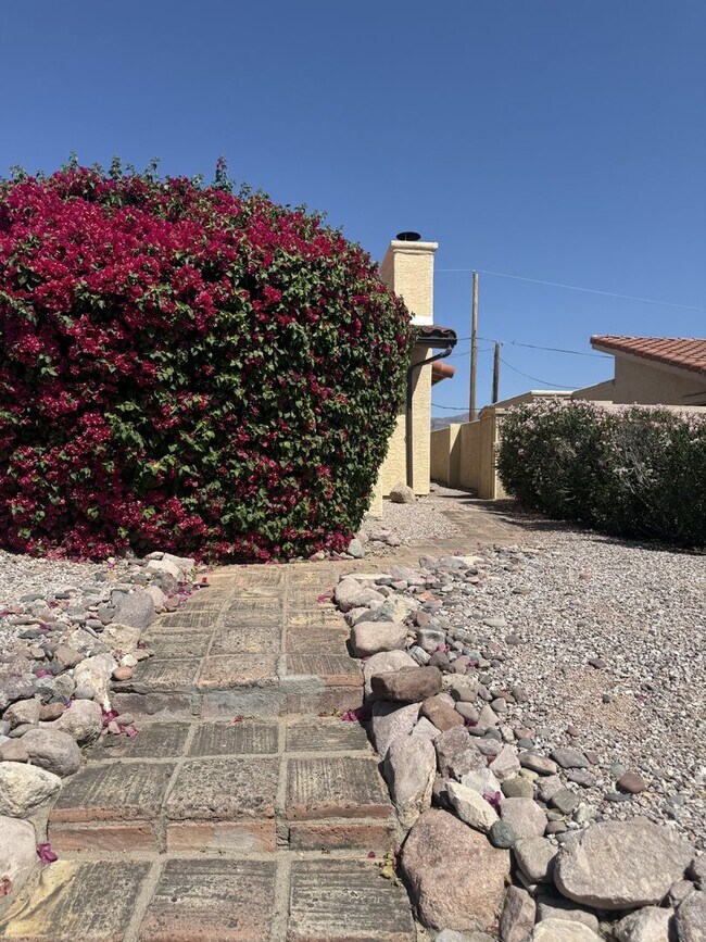 Foto del edificio - 9870 E La Palma Ave
