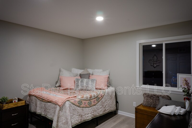 Foto principal - 2360 Hamilton Ave