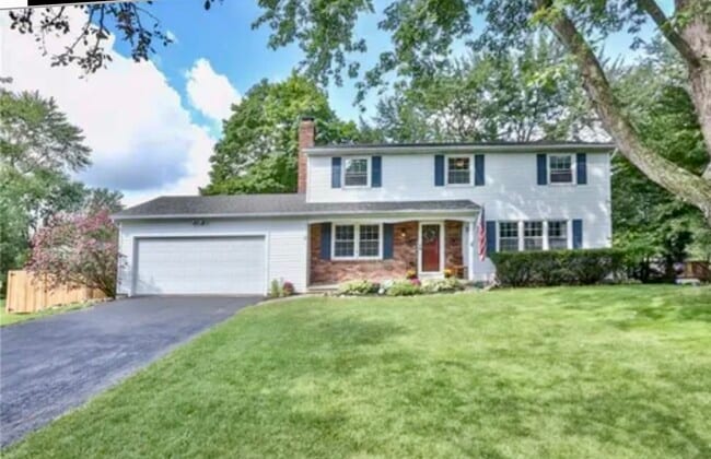 Building Photo - 11 Dahlia Dr