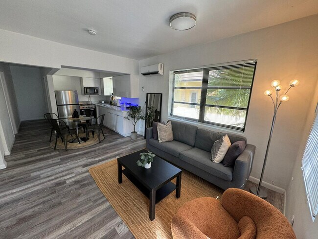 Building Photo - 2635 SW 24th Ave