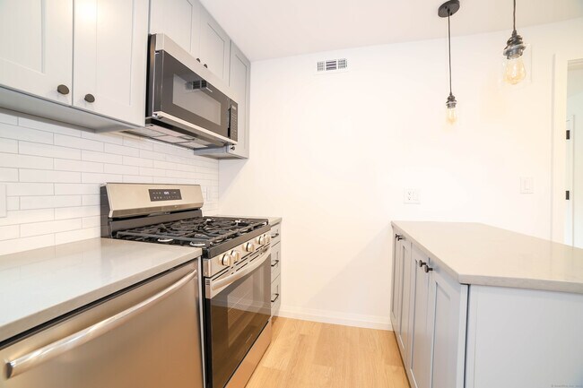Foto del edificio - 56 N Spring St