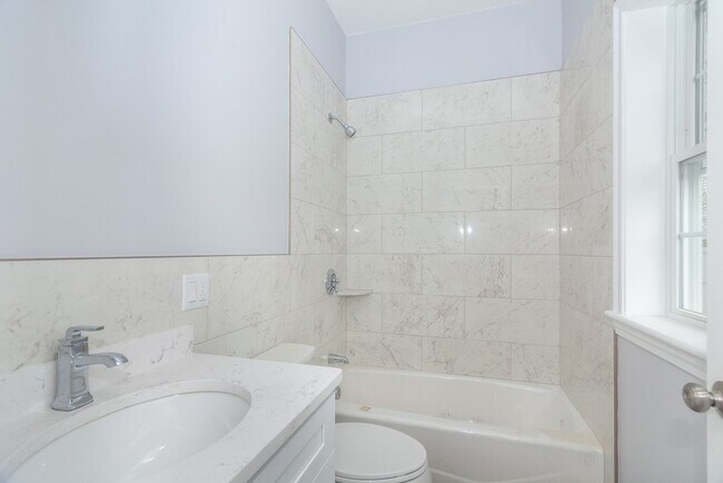 Foto del edificio - 72 Buttonwood St