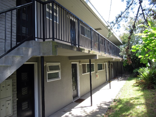 Building Photo - 2349 W Newton St