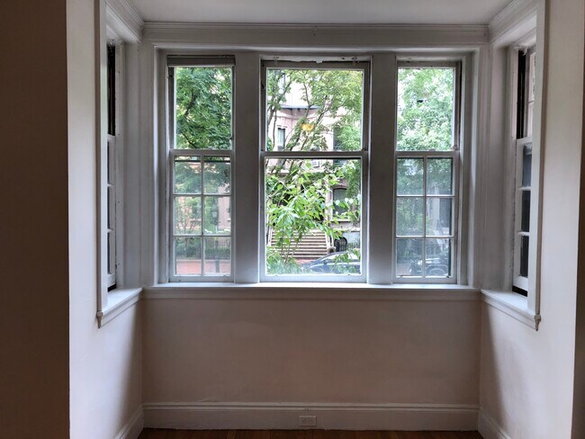 Building Photo - 12 Marlborough St