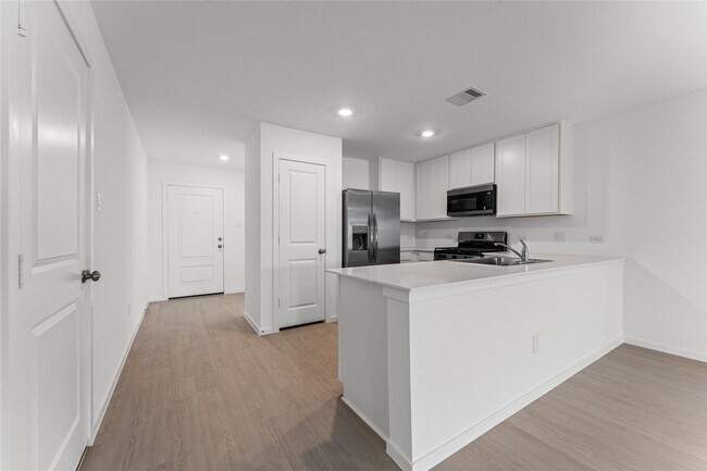 Foto del edificio - 6404 Breakaway Grv Dr