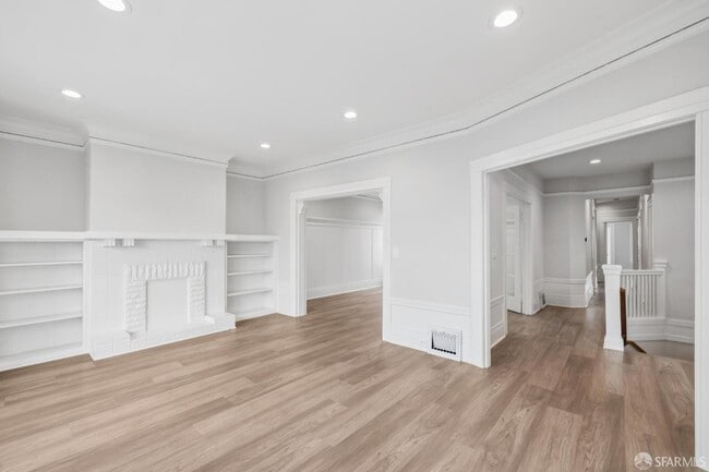 Building Photo - 487 18th Ave