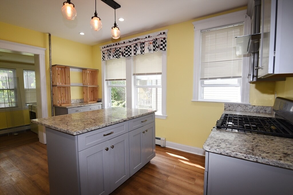 Foto principal - 218 Wachusett St