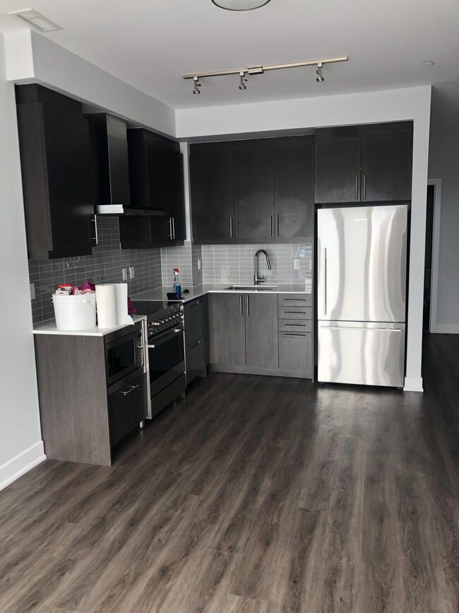 Building Photo - 1486 Bathurst St