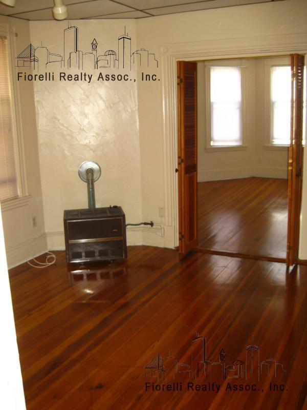 LIVING ROOM - 227 Maverick St