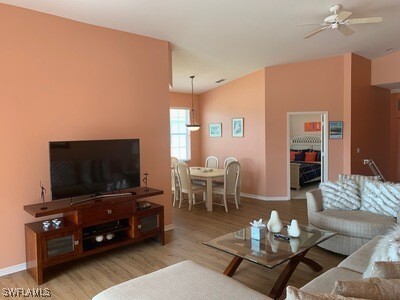 Foto del edificio - 2021 Crestview Way