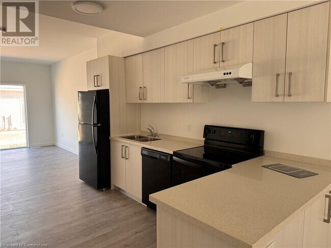 Building Photo - 90 HighRiver Trl