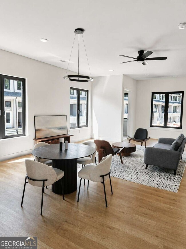 Foto del edificio - 3563 Chelsea Falls Ln