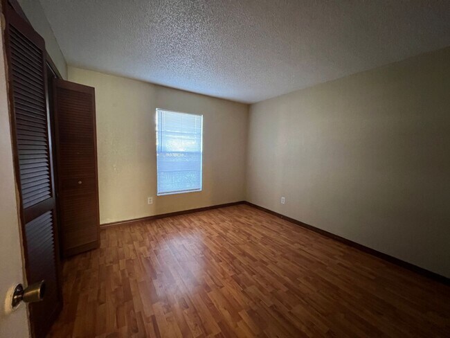 Foto del edificio - 6442 Seabury Way