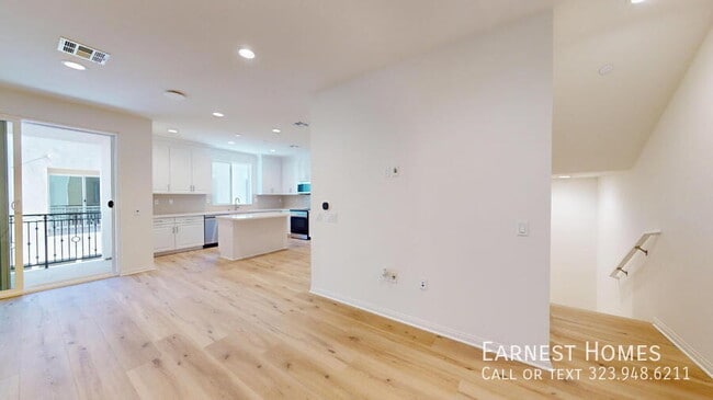 Building Photo - 2410 E Agave St