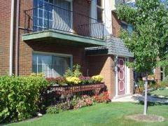 Building - Brittany Court