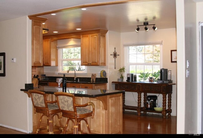 Building Photo - 601 Cherry Ct