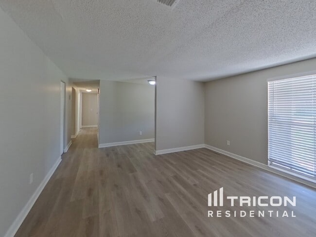 Foto del edificio - 816 Granite Rd