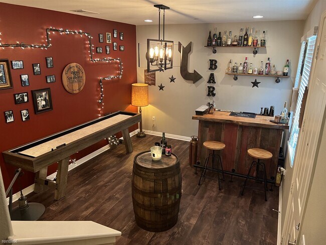 Building Photo - 2 br, 2.5 bath Townhome - 6379 Aquila Way