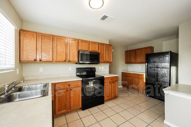 Building Photo - 122 Blue Juniper