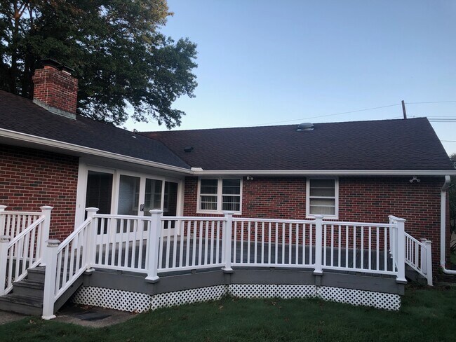 Building Photo - 19 Kingston Ln