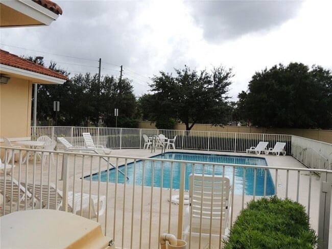 Foto del edificio - 9905 Westwood Dr
