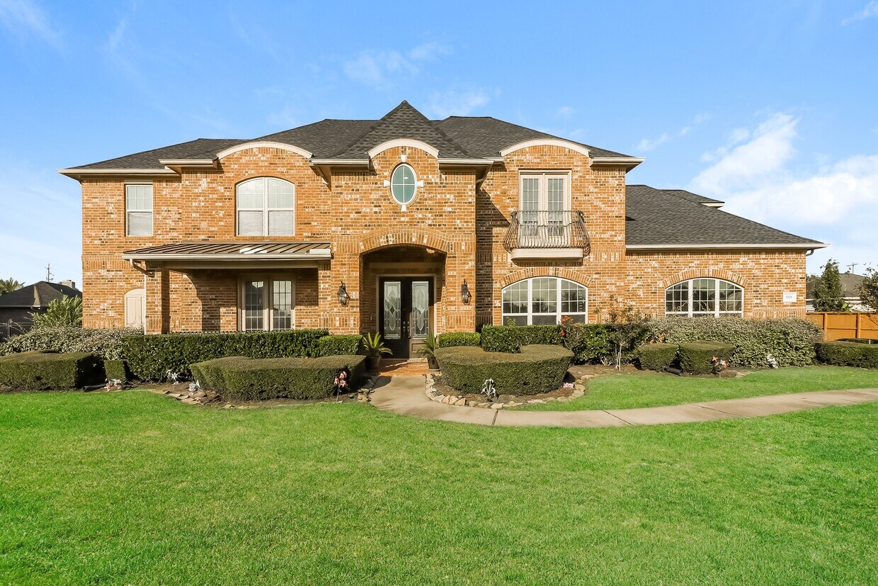 Foto principal - 3909 Pebble Brook Dr