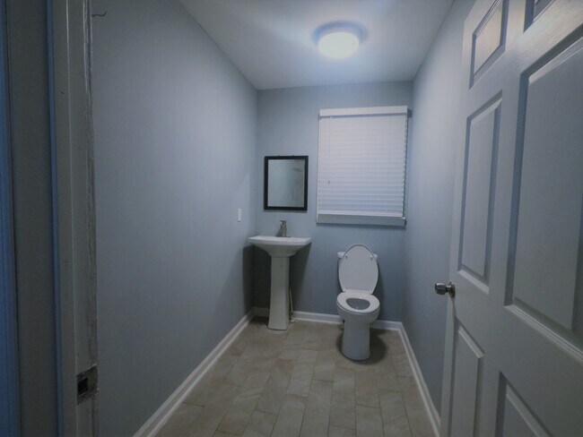 Medio baño - 2409 Boiling Springs Rd