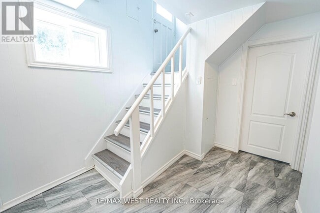 Building Photo - 59 Redcar Ave