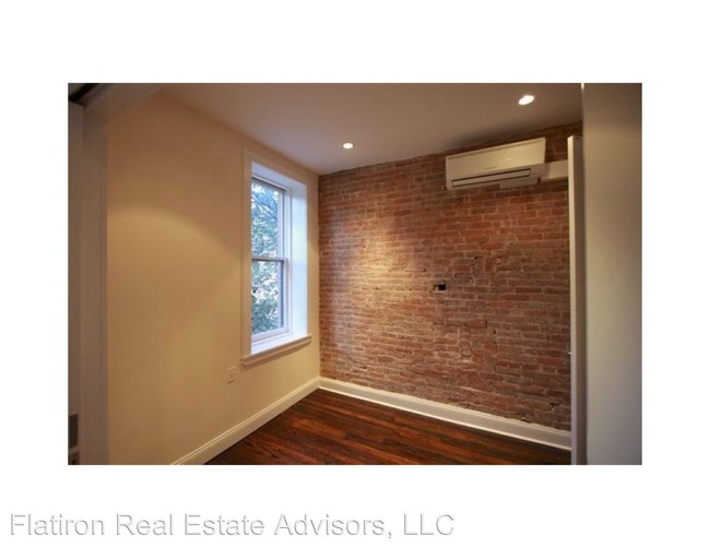 Building Photo - 31 Bethune St