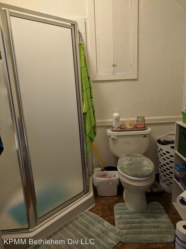 Foto del edificio - 1 br, 1 bath Apartment - 908 Delaware Avenue