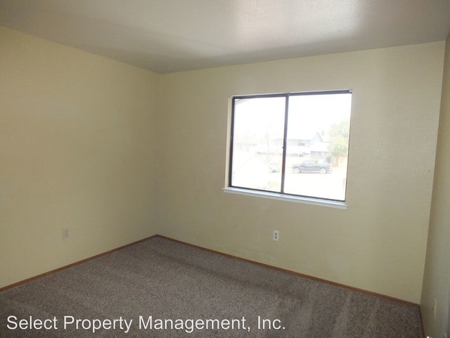 Building Photo - 3384 La Canada Dr