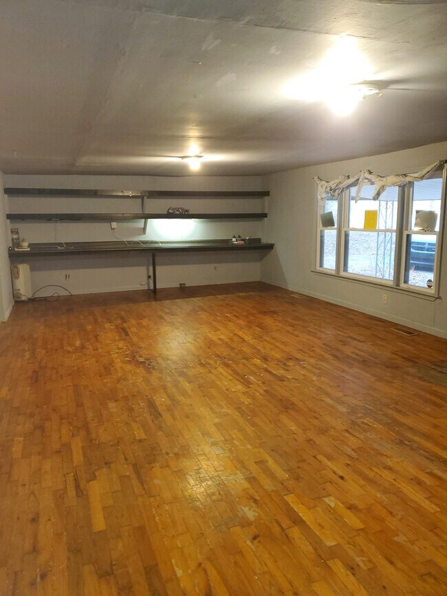 Building Photo - 130 County Rd 240